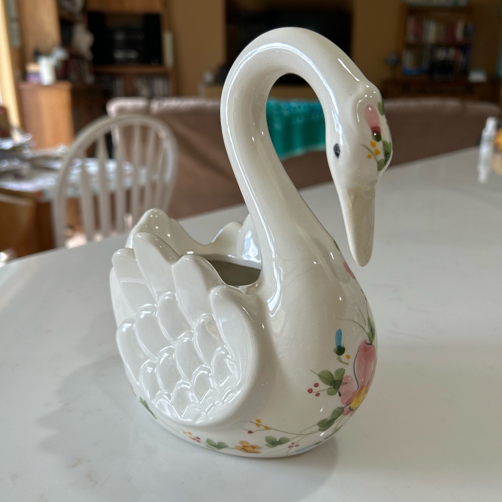 Vintage SAFARIL Swan planter Hand painted in Portugal
